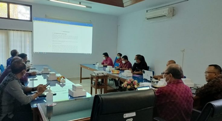 RAPAT MEMBAHAS KERANGKA KERJASAMA PEMERINTAH PROVINSI BALI DENGAN PERGURUAN TINGGI