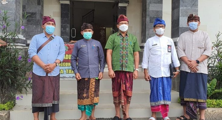 KUNJUNGAN KEPADA CALON PENERIMA BANTUAN PROGRAM DESA BERINOVASI 2021 DI BUMDES SARWADA AMERTA, DESA TARO, KECAMATAN TEGALLALANG, KABUPATEN GIANYAR