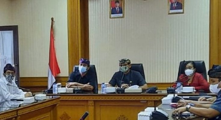 Tim IPKD Provinsi Bali kembali melaksanakan Kegiatan Sosialisasi Pengukuran Indeks Pengelolaan Keuangan Daerah di Kabupaten Badung (Kamis, 10/03/2022).