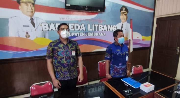 SOSIALISASI VALIDASI DATA SENSUS SEMESTA BERENCANA SUMBER DAYA BALI BERBASIS DESA ADAT DI KABUPATEN JEMBRANA